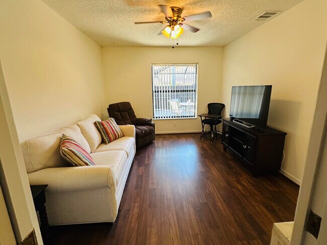 Building Photo - 3953 Cocoplum Cir