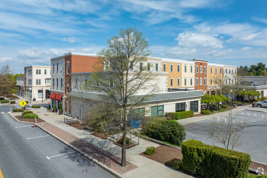Building Photo - Apartments at Richmond Square