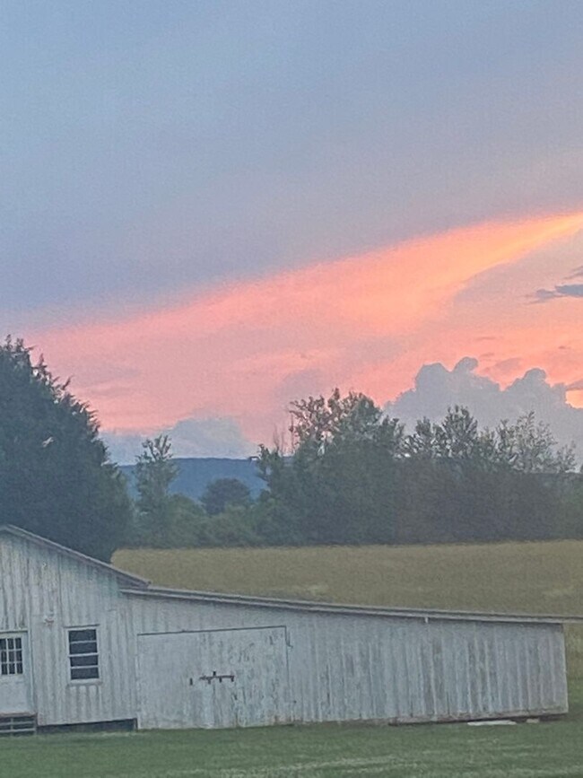 Building Photo - Peaceful Living in Maryville