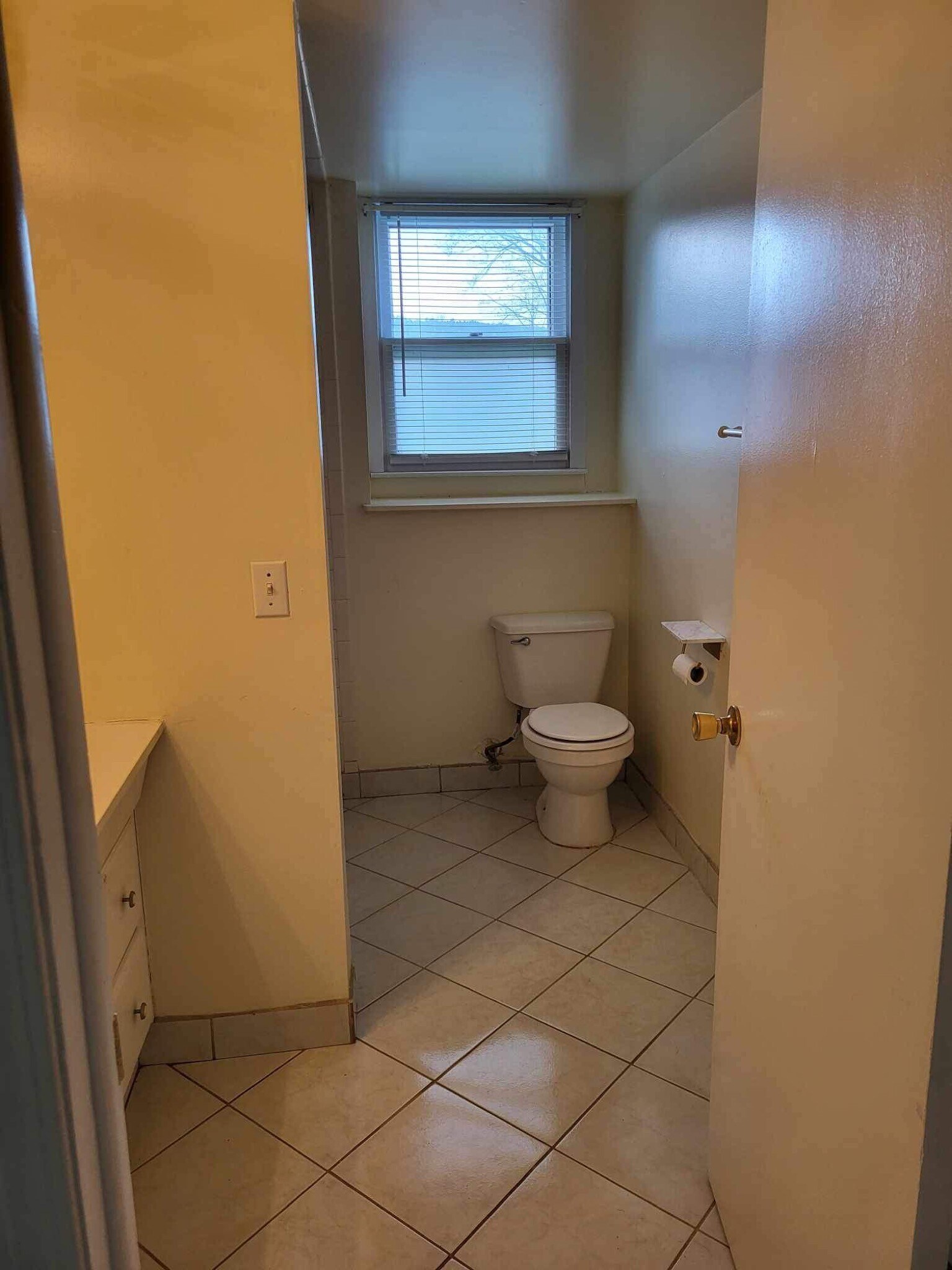 Building Photo - 4 Dr Knapp Rd S