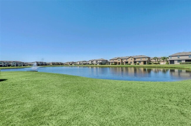 Building Photo - 2471 Seven Oaks Dr