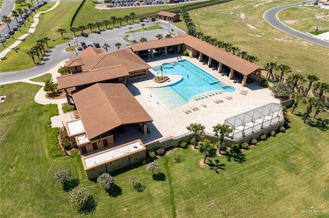 Building Photo - 16 Chalk Rdg Dr