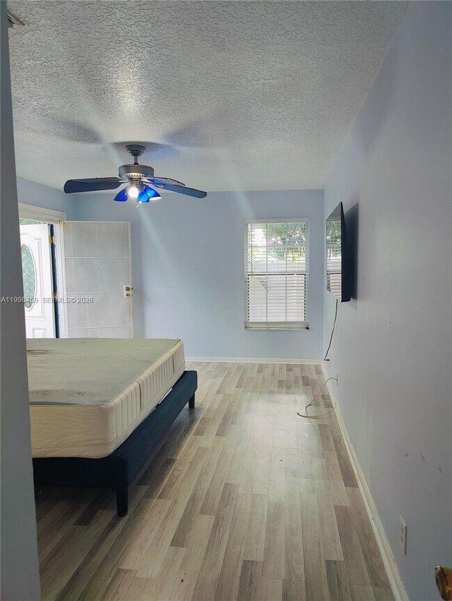 Building Photo - 1139 Freshwater Lakes Dr