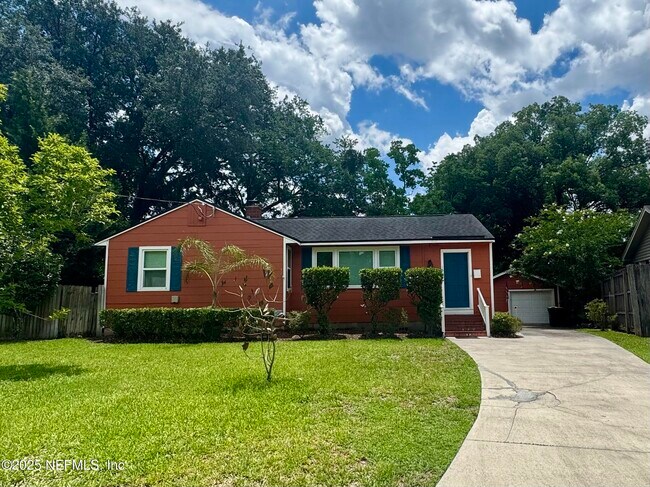 Building Photo - 1327 Azalea Dr