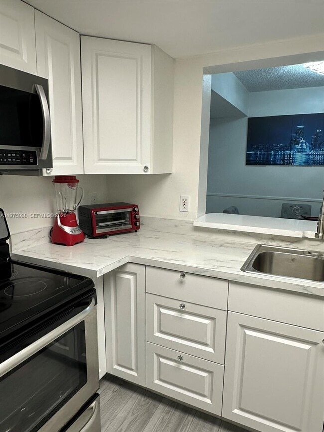 Building Photo - 2055 SW 122nd Ave