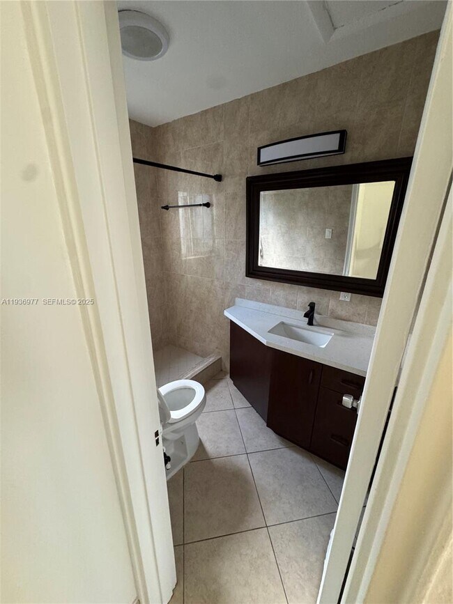 Building Photo - 1625 Dewey St