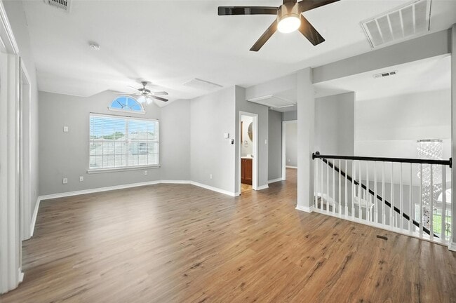 Building Photo - 312 Larkspur Ct