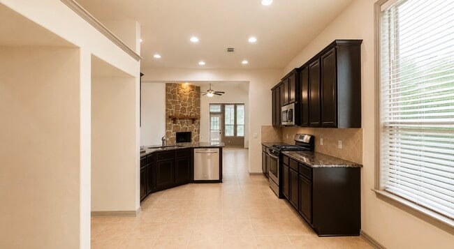 Building Photo - 6181 Bridgewater Ln