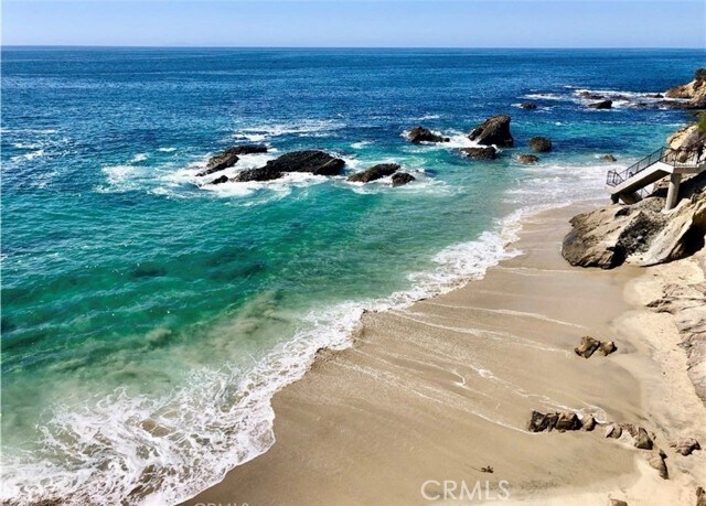 Building Photo - 240 Moss St