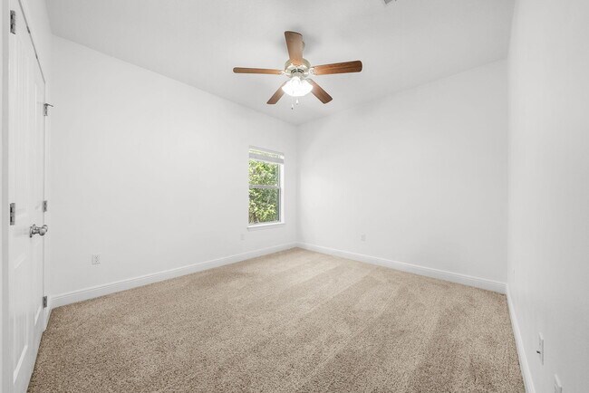 Building Photo - 282 Whispering Lake Dr