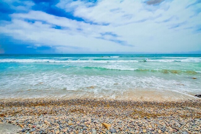 Building Photo - Furnished/ Unfurnished Beach Rental- 2 Master Suites - Roof Top Deck- Gated parking