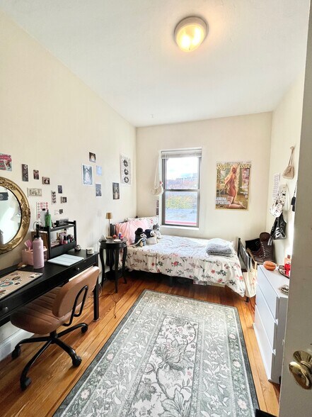 Building Photo - 10 S Huntington Ave