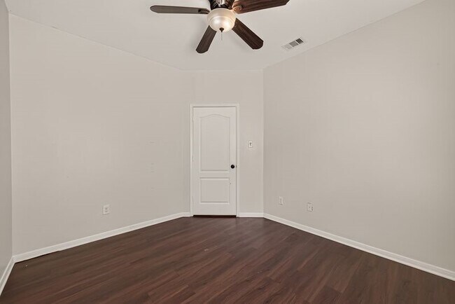 Building Photo - 26414 Forest Pine Ln