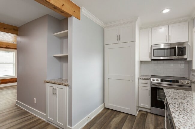 Building Photo - 2005 Portsmouth St