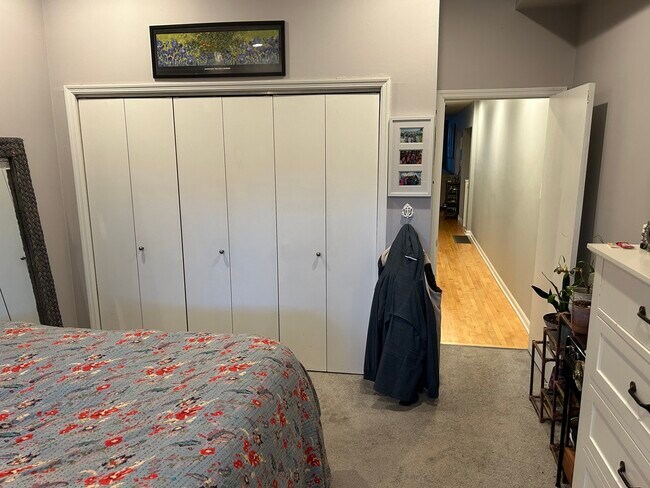 Building Photo - 957 W Montana St