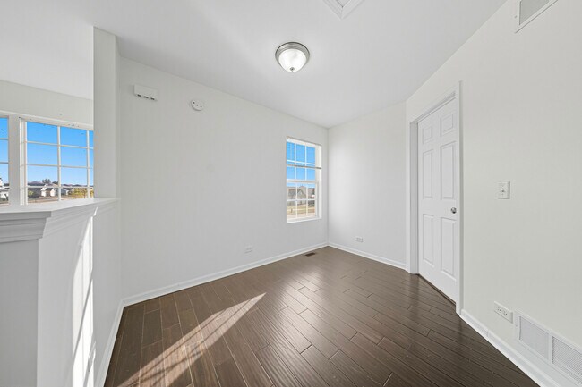 Building Photo - 1070 Turin Dr