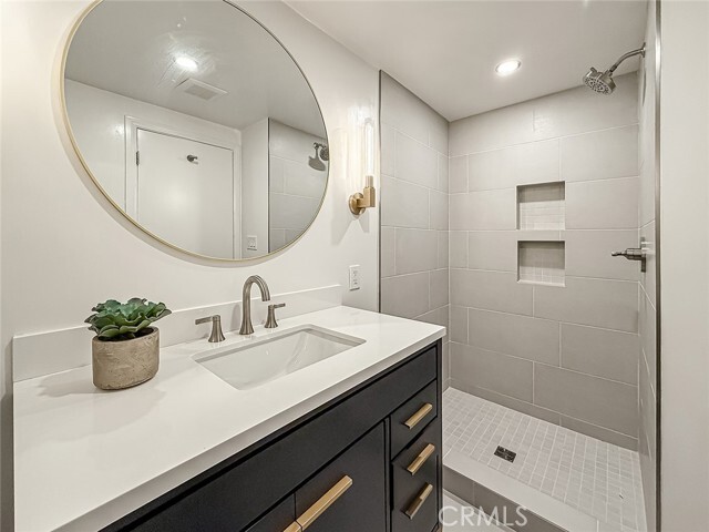 Building Photo - 4575 De Celis Pl