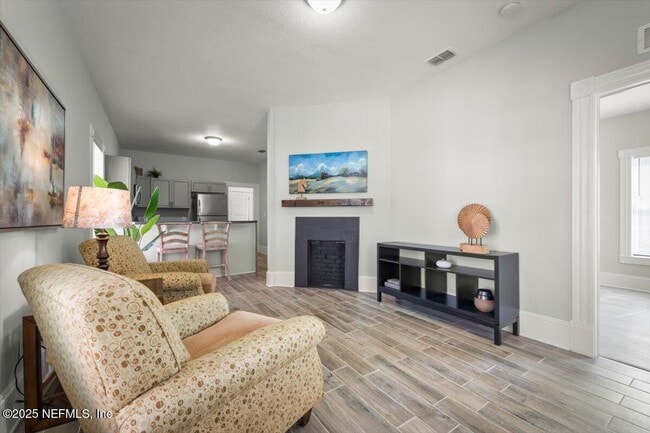 Building Photo - 1913 Redell St