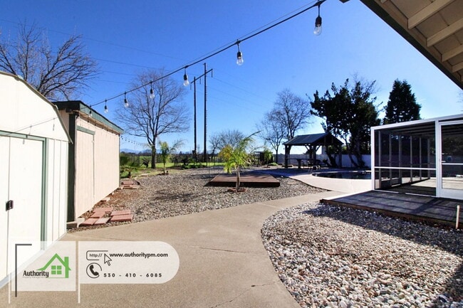 Building Photo - 20231 Margarita Ct E