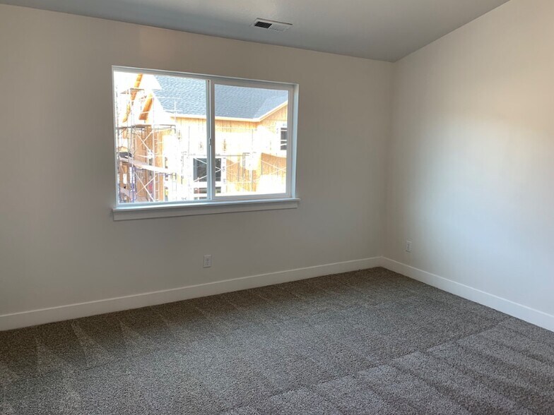 Building Photo - 3740 W 2380 N