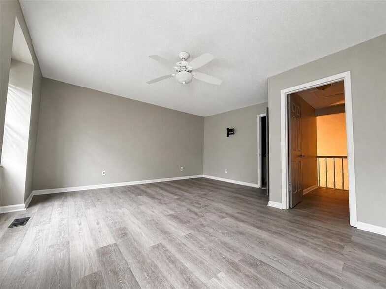 Building Photo - 5031 Bell Dr SE