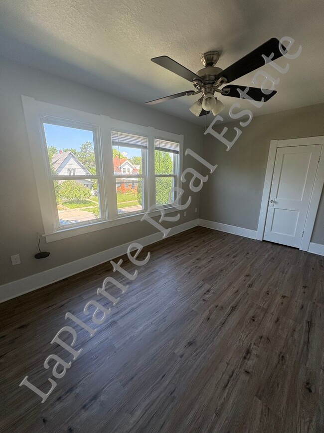 Building Photo - Charming 3 bedroom home for rent located i...
