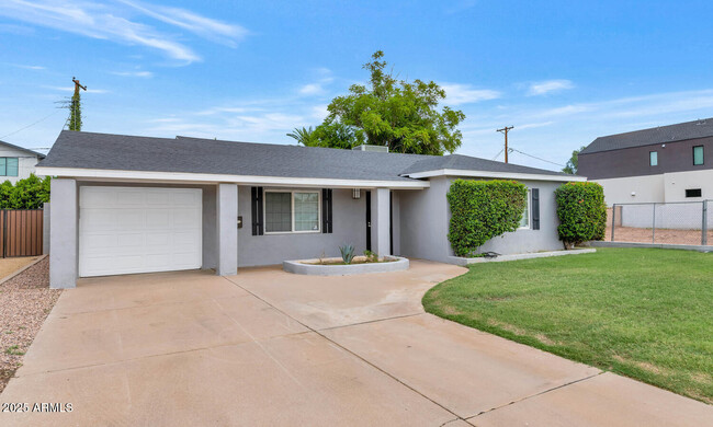 Building Photo - 3822 E Monterosa St