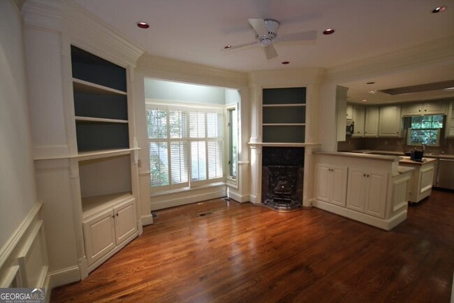 Building Photo - 55 Ivy Chase NE