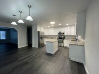 Building Photo - 8907 Amerigo Ave