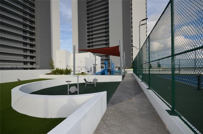 Building Photo - 16385 Biscayne Blvd