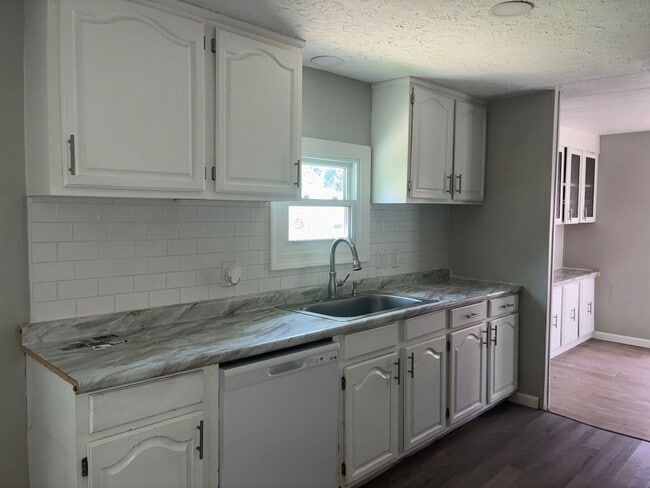 Building Photo - 476 Stallion Ct