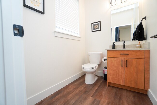 Building Photo - 479 E Violets Cv Ln