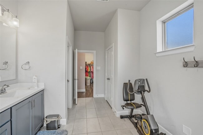 Building Photo - 4301 Meadow Hawk Dr