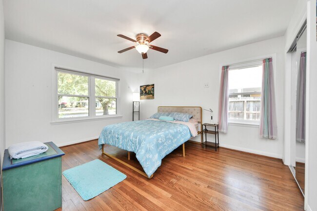 Building Photo - 5139 Beechnut St