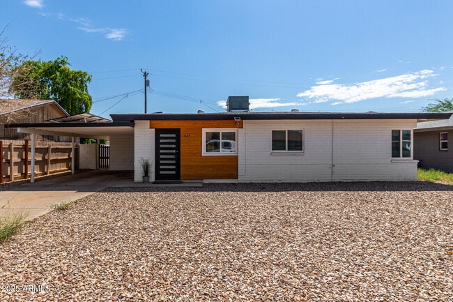 Building Photo - 829 W Mitchell Dr