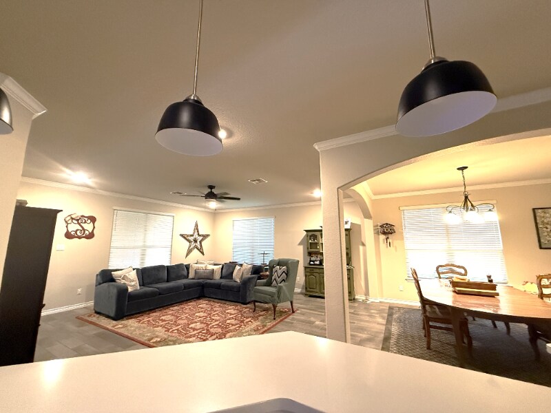 Building Photo - 609 SALISBURY Dr