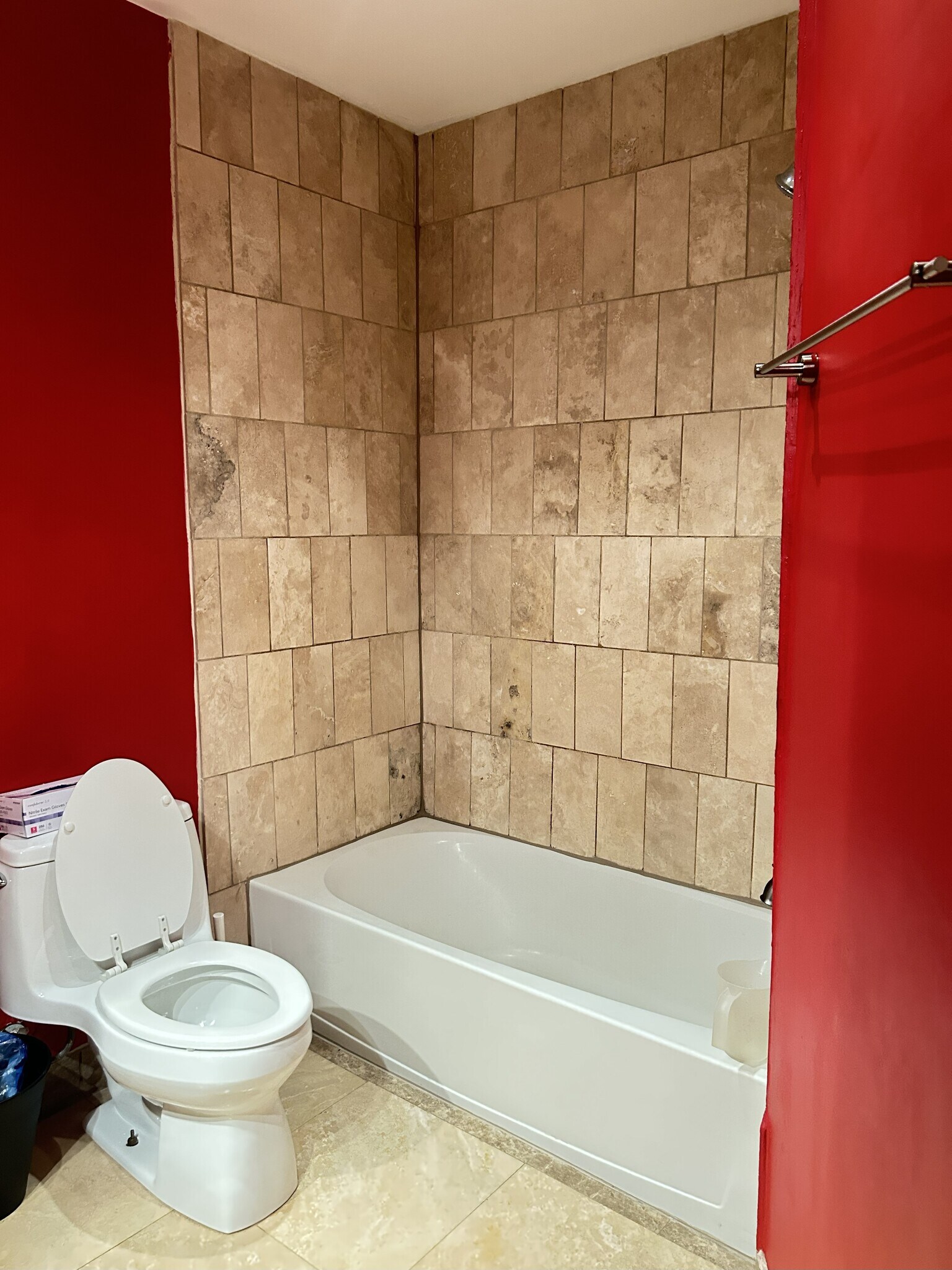 MSTR Bdrm Bath - 118 Bates St NW