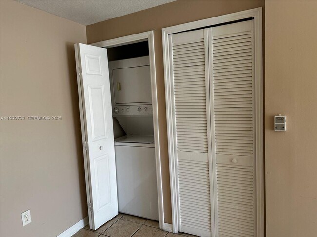 Building Photo - 5271 SW 8th St