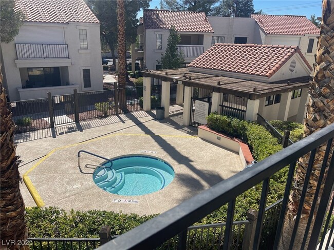 Building Photo - 4860 Nara Vista Way