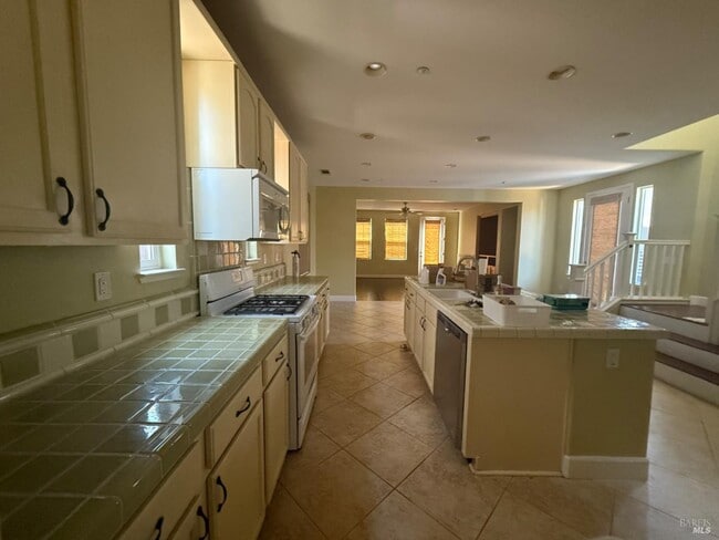 Building Photo - 55 Toscana Dr
