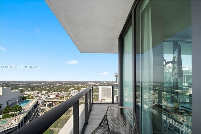 Building Photo - 480 NE 31st St