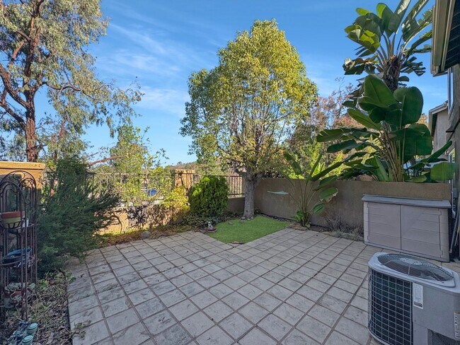 Building Photo - Bright & Spacious 2-Bedroom Home in Mira Mesa