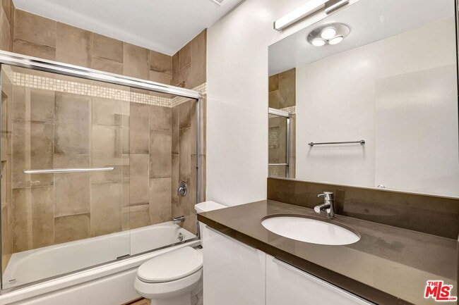 Building Photo - 831 2nd St