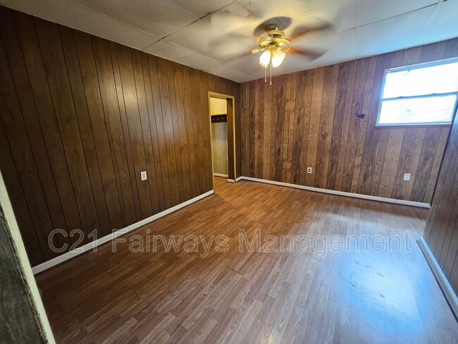 Building Photo - 620 Carothers Ave