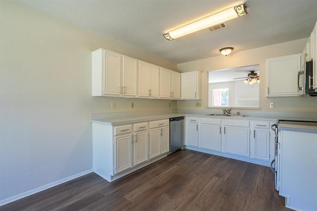 Building Photo - 2507 Meadowview Dr