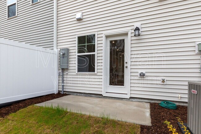 Building Photo - 5355 Arkose Dr