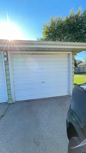 Building Photo - 1279 Meadow Ln