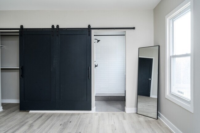 Building Photo - 1836 N Palmer St