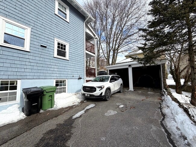 Building Photo - 31 Oakley Rd