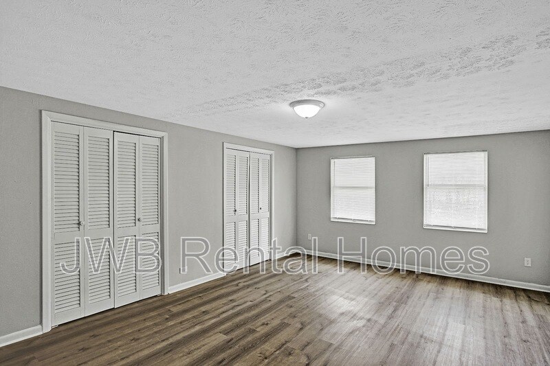 Building Photo - 10536 Keuka Dr